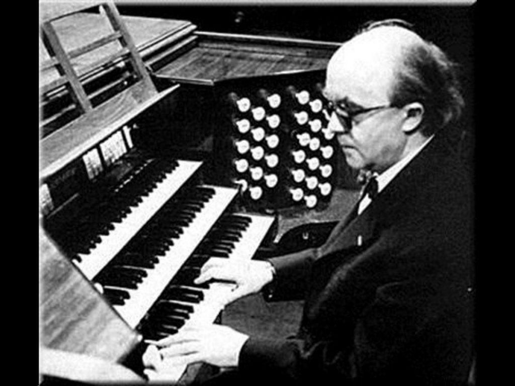 Jean Langlais a l'orgue